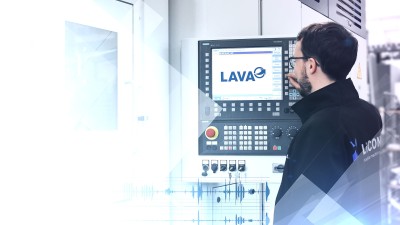 LiCON Mitarbeiter bedient die LAVA - LiCON Added Value Analysis Software