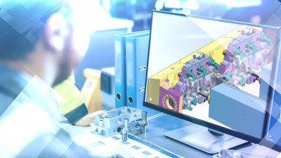 LiCON Mitarbeiter betrachtet eine Simulation