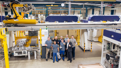 LiCON Bearbeitungszentrum Doppelspindler LiFLEX II 766 für Hengst zur Bearbeitung von LKW-Filtergehäusen Roboter Flexibilität Automation Industrie 4.0 Minimalmengenschmierung Komplettbearbeitung der Bauteile in einer Aufspannung